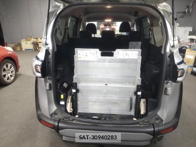 Toyota SIENTA 2017-06 8647172-3