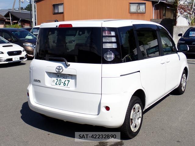 Toyota SIENTA 2008-02 8647263-13