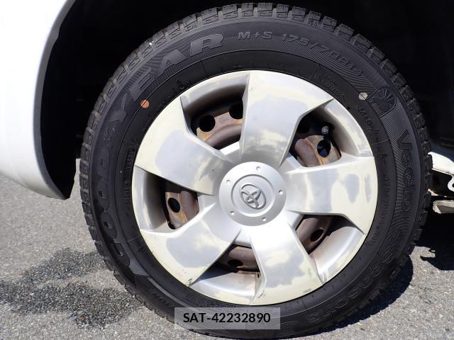 Toyota SIENTA 2008-02 8647263-8