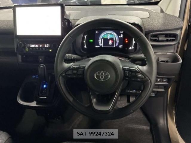 Toyota SIENTA 2022-10 8648236-5