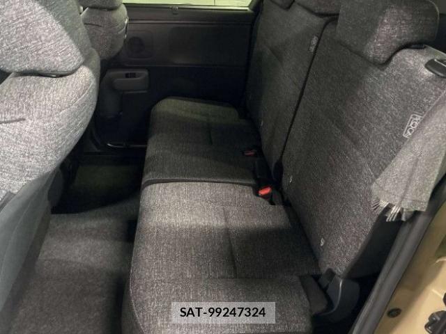 Toyota SIENTA 2022-10 8648236-7