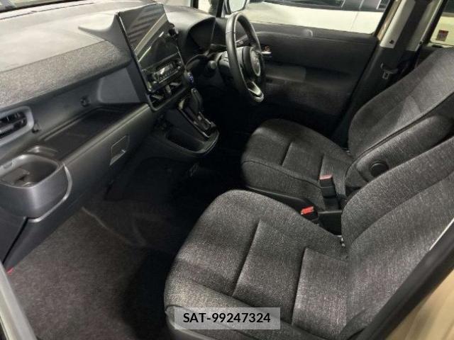 Toyota SIENTA 2022-10 8648236-8
