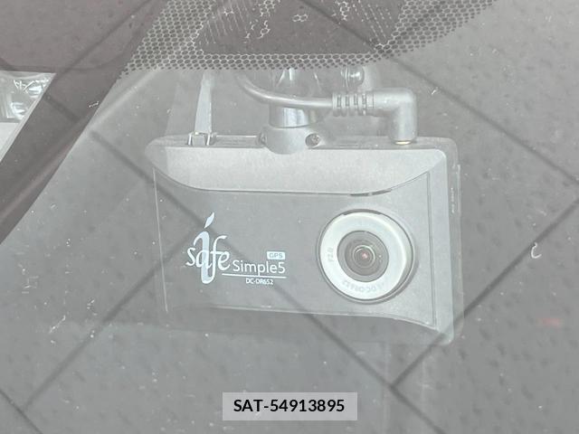 Toyota SIENTA 2021-09 8648351-5