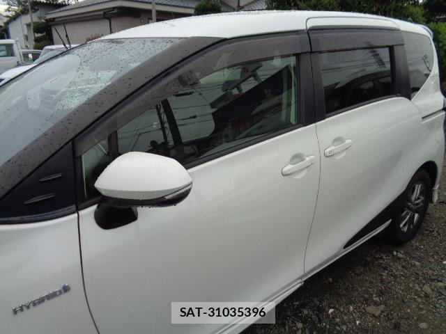 Toyota SIENTA 2017-01 8648395-16