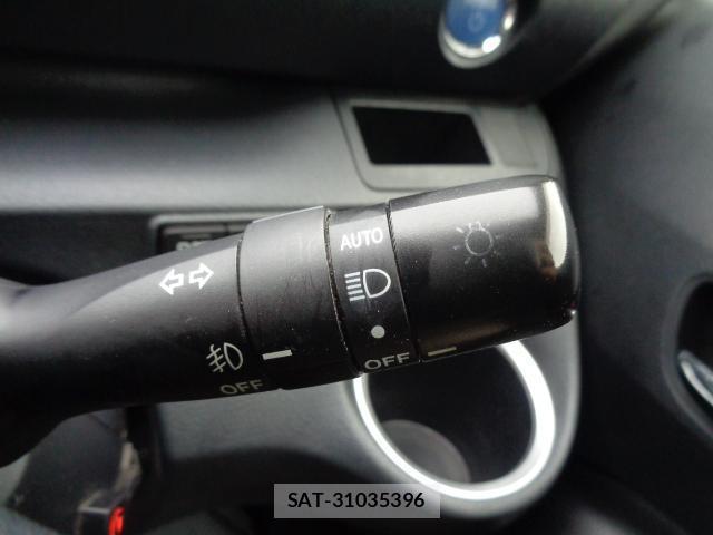 Toyota SIENTA 2017-01 8648395-17
