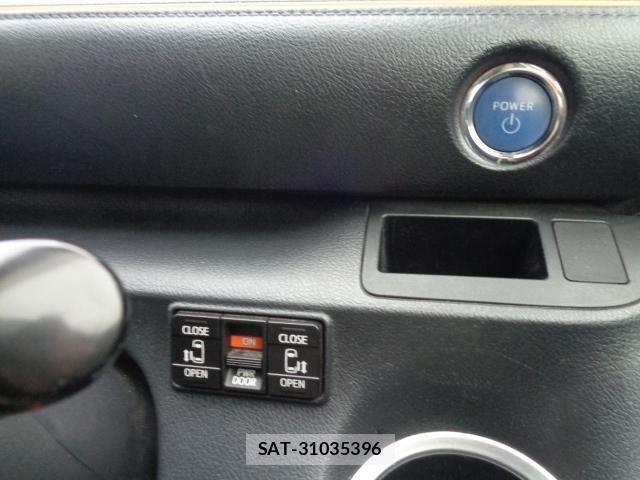 Toyota SIENTA 2017-01 8648395-6