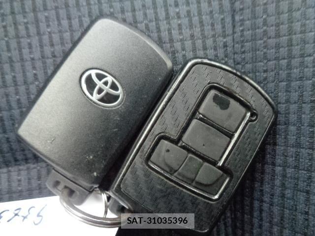 Toyota SIENTA 2017-01 8648395-8