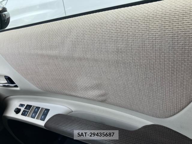 Toyota SIENTA 2015-10 8648712-16