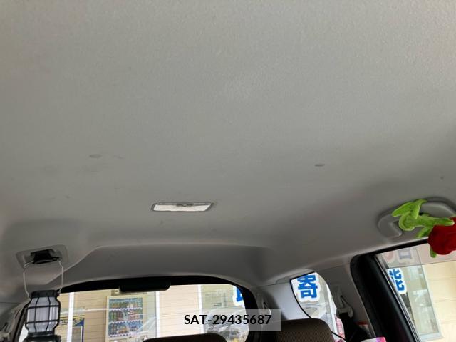 Toyota SIENTA 2015-10 8648712-17