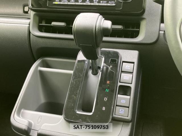 Toyota SIENTA 2026-04 8648849-17