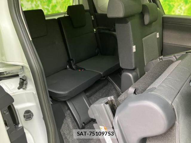 Toyota SIENTA 2026-04 8648849-5