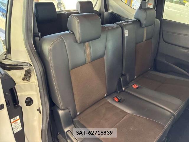 Toyota SIENTA 2019-08 8648995-6