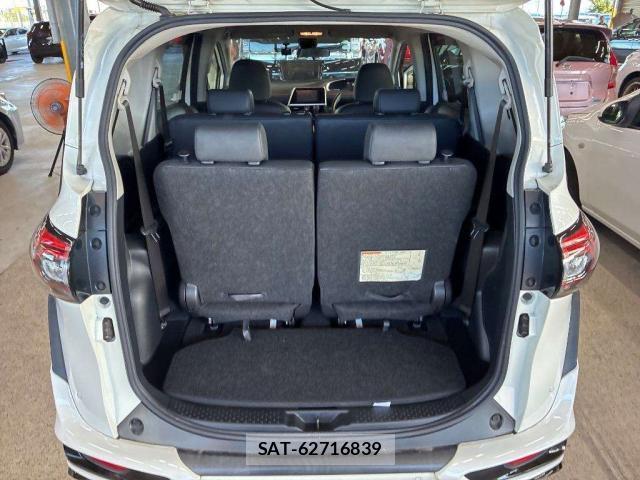 Toyota SIENTA 2019-08 8648995-7