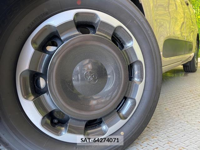 Toyota SIENTA 2026-05 8649441-13