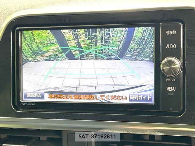 Toyota SIENTA 2017-05 8649536-2