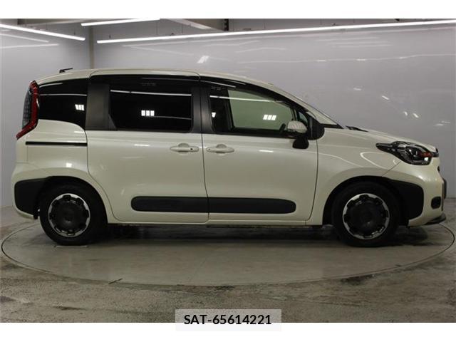 Toyota SIENTA 2023-07 8649566-3
