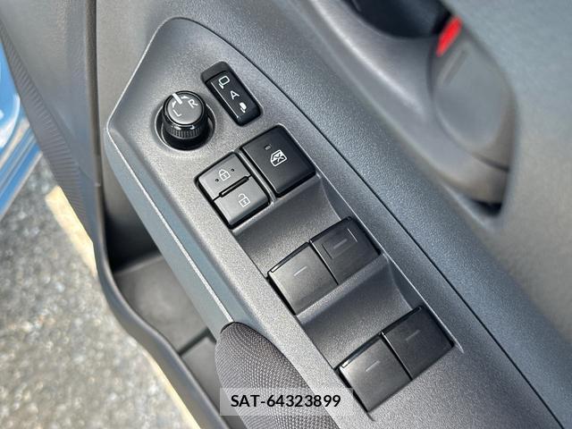 Toyota SIENTA 2023-07 8649782-17