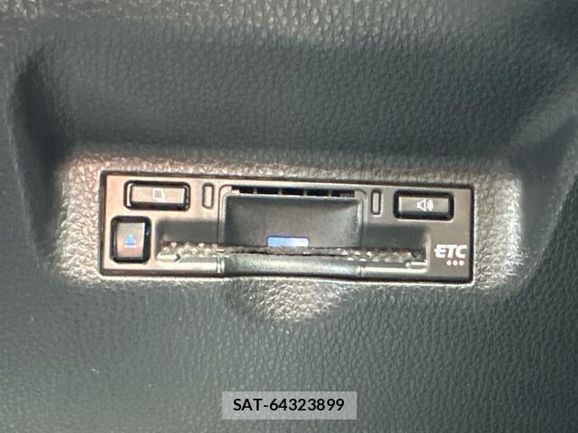 Toyota SIENTA 2023-07 8649782-4