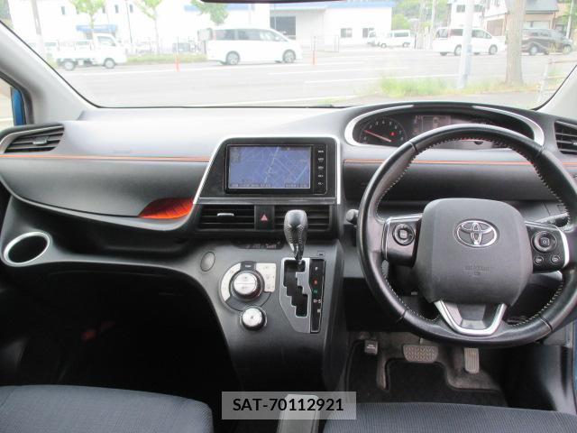 Toyota SIENTA 2015-12 8649805-12