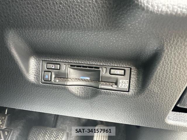 Toyota SIENTA 2023-07 8649908-6