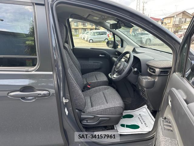 Toyota SIENTA 2023-07 8649908-9