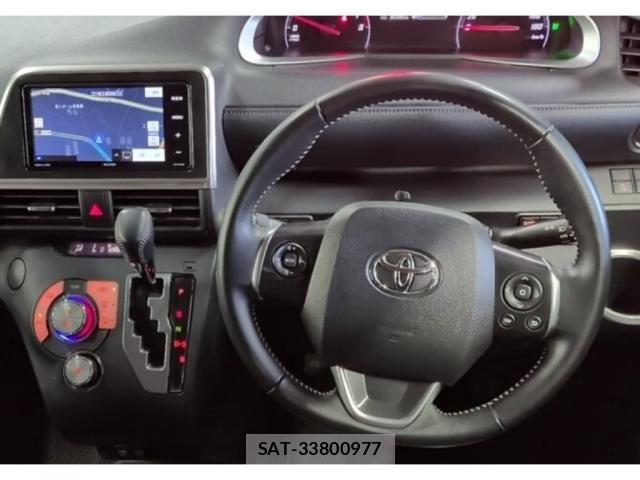 Toyota SIENTA 2021-10 8650562-2