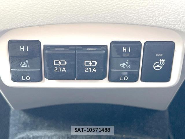 Toyota SIENTA 2018-11 8650966-7