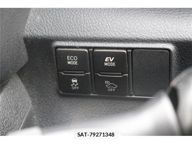 Toyota SIENTA 2017-06 8651881-5