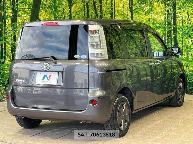 Toyota SIENTA 2011-12 8652003-17
