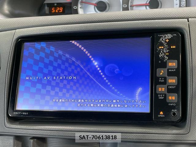 Toyota SIENTA 2011-12 8652003-3