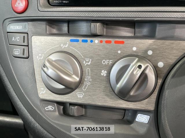 Toyota SIENTA 2011-12 8652003-6