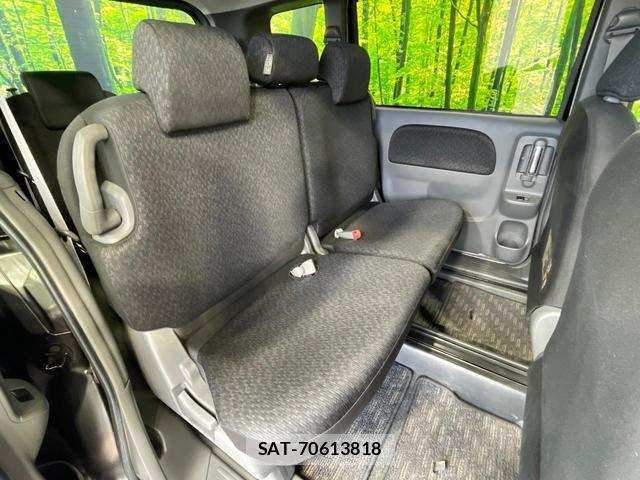 Toyota SIENTA 2011-12 8652003-8