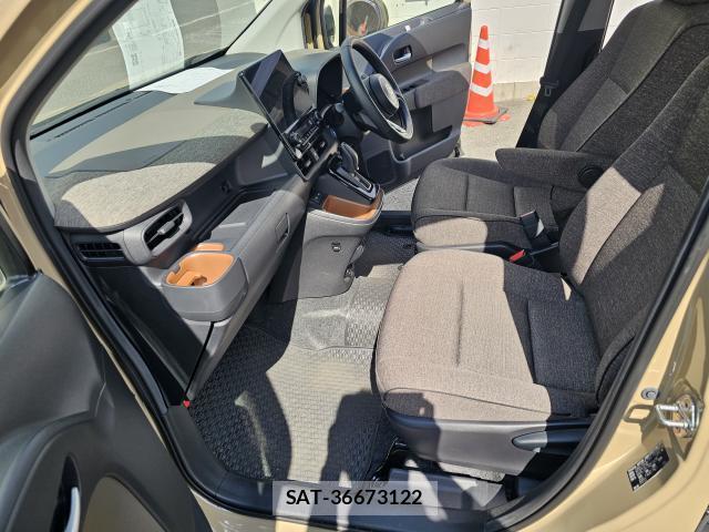 Toyota SIENTA 2023-09 8652050-5