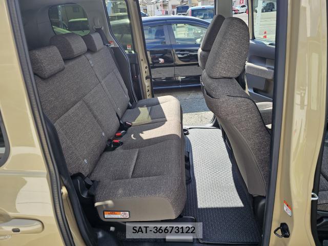 Toyota SIENTA 2023-09 8652050-7
