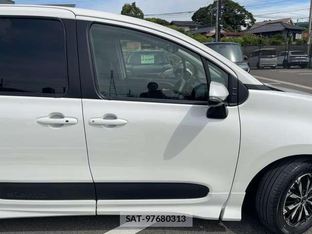 Toyota SIENTA 2023-10 8652277-10