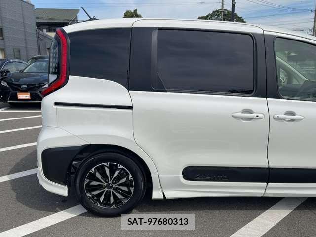 Toyota SIENTA 2023-10 8652277-11