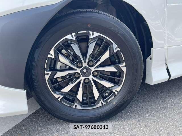 Toyota SIENTA 2023-10 8652277-15