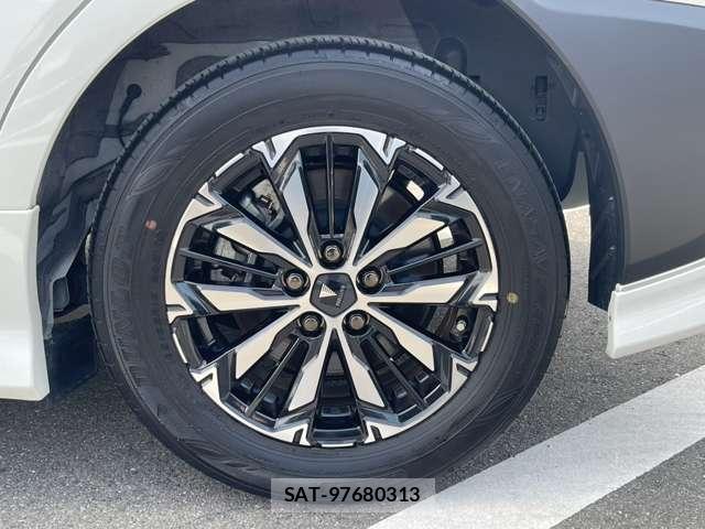 Toyota SIENTA 2023-10 8652277-19