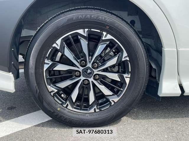Toyota SIENTA 2023-10 8652277-7