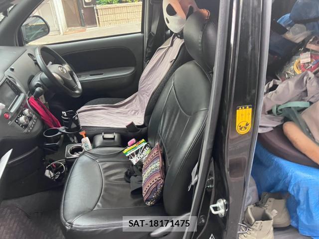 Toyota SIENTA 2015-09 8652425-9