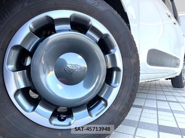 Toyota SIENTA 2023-03 8652453-12