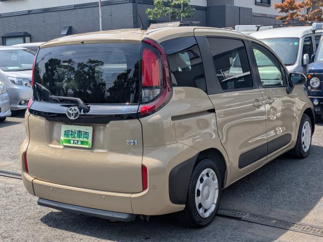 Toyota SIENTA 2023-08 8652525-16