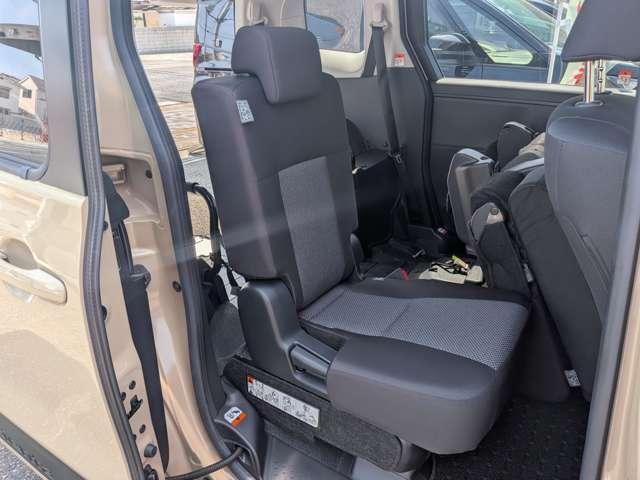 Toyota SIENTA 2023-08 8652525-5