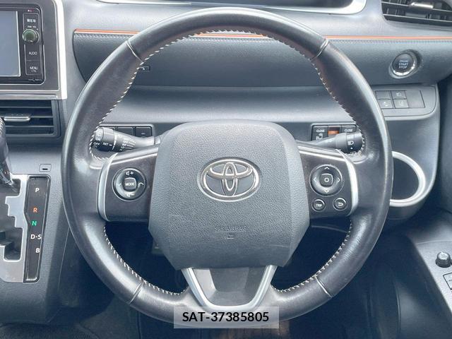 Toyota SIENTA 2015-10 8652538-11