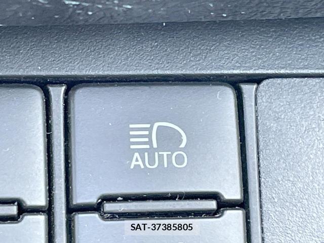 Toyota SIENTA 2015-10 8652538-6