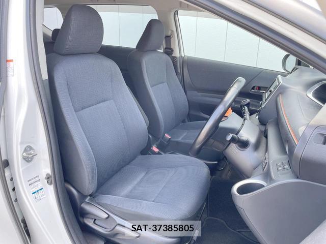Toyota SIENTA 2015-10 8652538-8