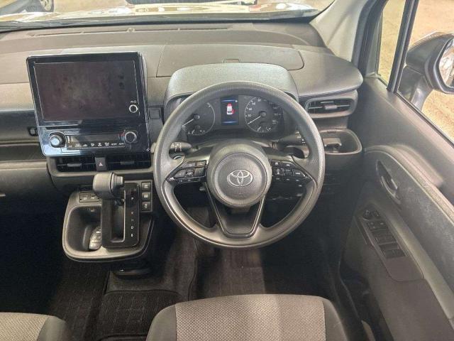 Toyota SIENTA 2023-10 8652665-2