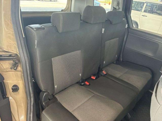 Toyota SIENTA 2023-10 8652665-6