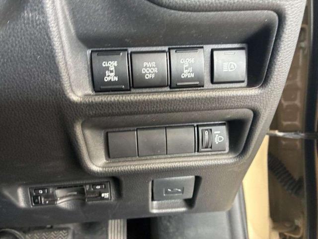 Toyota SIENTA 2023-10 8652665-7
