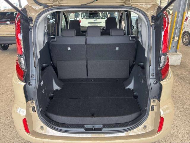 Toyota SIENTA 2023-10 8652665-8